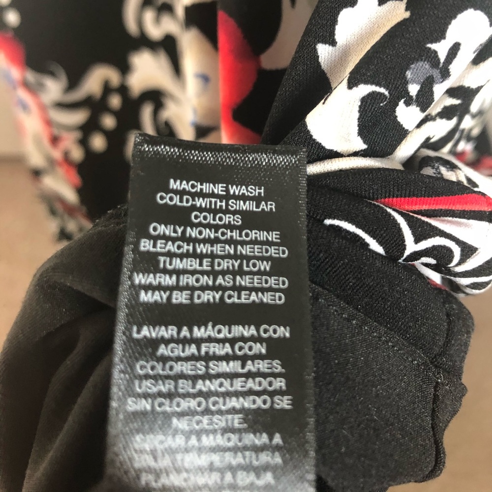 White House Black Market Stylish Blouse - Picture 5 of 5